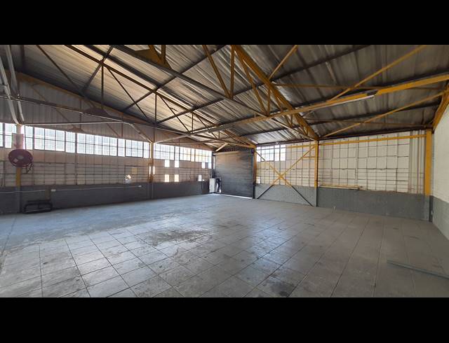 285M² WAREHOUSE TO LET IN SPARTAN
